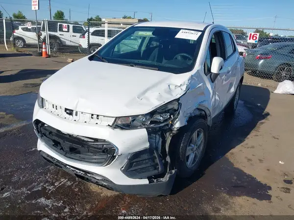 3GNCJKSBXLL292694 2020 CHEVROLET TRAX - Image 2