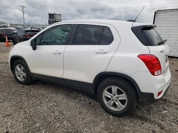 3GNCJKSBXLL304911 2020 CHEVROLET TRAX - Image 2