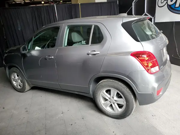 3GNCJKSBXLL307517 2020 CHEVROLET TRAX - Image 2