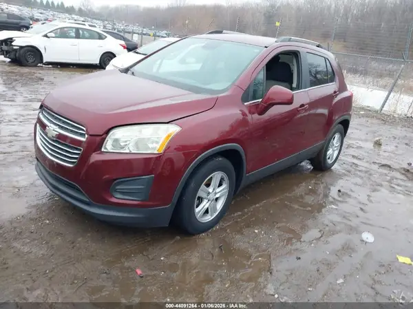 3GNCJLSB0GL163035 2016 CHEVROLET TRAX - Image 2