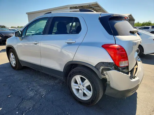 3GNCJLSB0GL164265 2016 CHEVROLET TRAX - Image 2