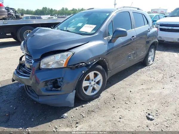 3GNCJLSB0GL167358 2016 CHEVROLET TRAX - Image 2