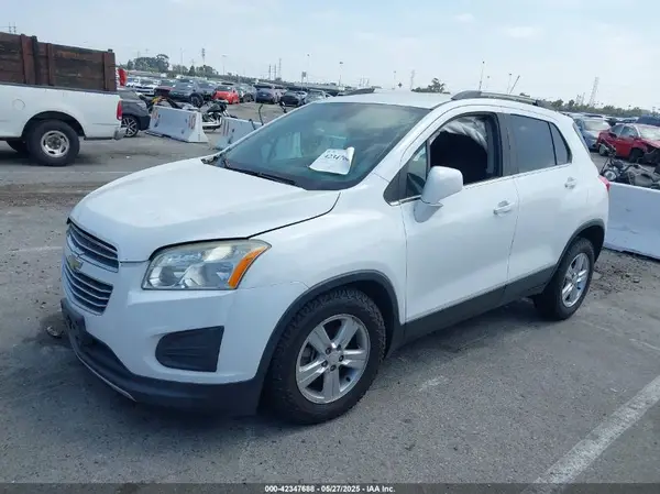 3GNCJLSB0GL199274 2016 CHEVROLET TRAX - Image 2