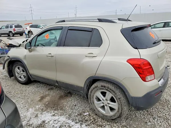 3GNCJLSB0GL240678 2016 CHEVROLET TRAX - Image 2