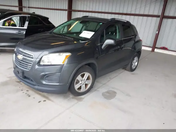 3GNCJLSB0GL249753 2016 CHEVROLET TRAX - Image 2