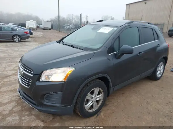 3GNCJLSB0GL270425 2016 CHEVROLET TRAX - Image 2