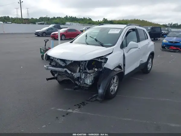 3GNCJLSB0HL134040 2017 CHEVROLET TRAX - Image 2