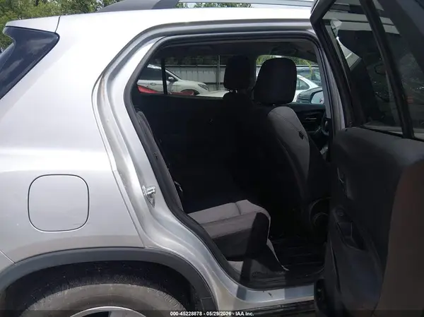 3GNCJLSB0HL158421 2017 CHEVROLET TRAX - Image 8