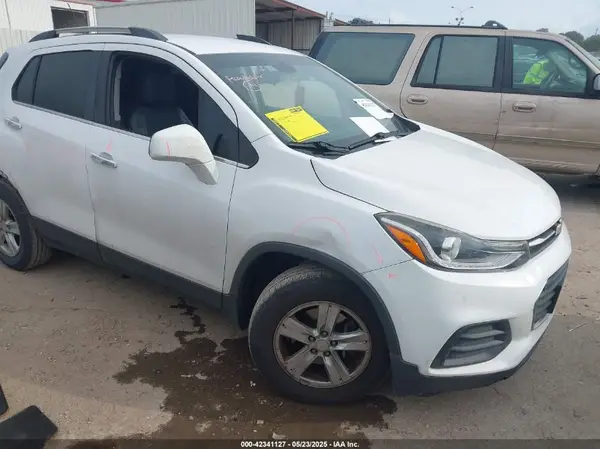 3GNCJLSB0HL158760 2017 CHEVROLET TRAX - Image 1