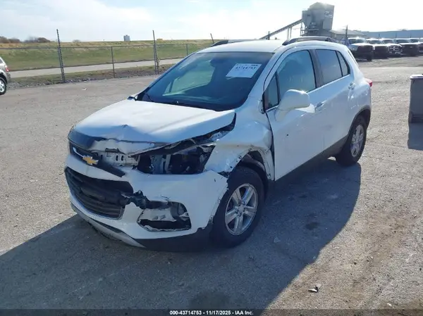 3GNCJLSB0HL184145 2017 CHEVROLET TRAX - Image 2
