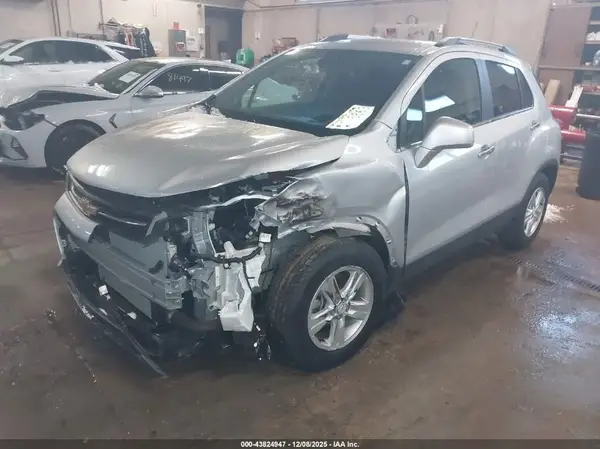 3GNCJLSB0HL230167 2017 CHEVROLET TRAX - Image 2