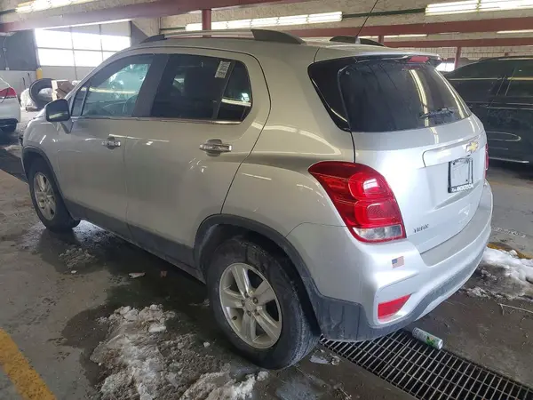 3GNCJLSB0HL232646 2017 CHEVROLET TRAX - Image 2