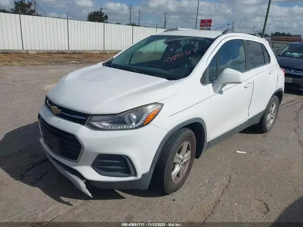 3GNCJLSB0HL241282 2017 CHEVROLET TRAX - Image 2