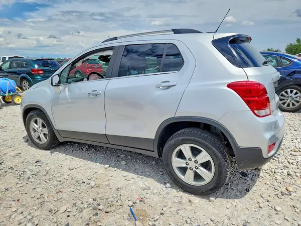 3GNCJLSB0HL285976 2017 CHEVROLET TRAX - Image 2