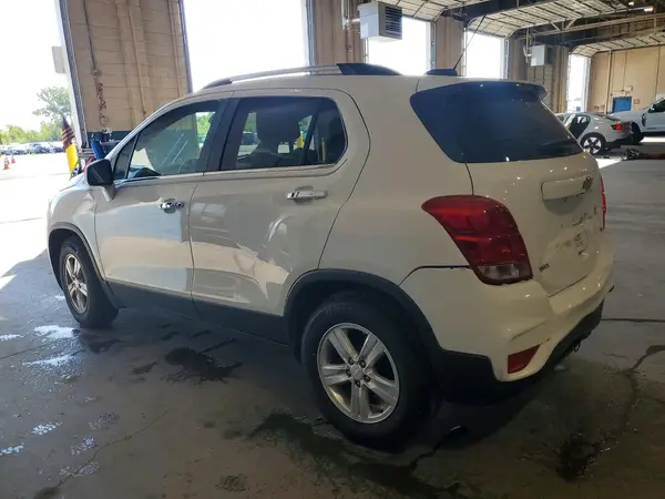 3GNCJLSB0JL198214 2018 CHEVROLET TRAX - Image 2