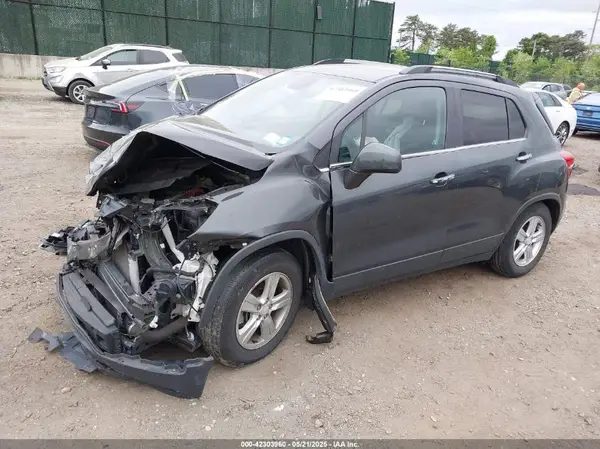 3GNCJLSB0JL201824 2018 CHEVROLET TRAX - Image 2
