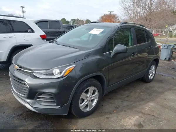 3GNCJLSB0JL203167 2018 CHEVROLET TRAX - Image 2