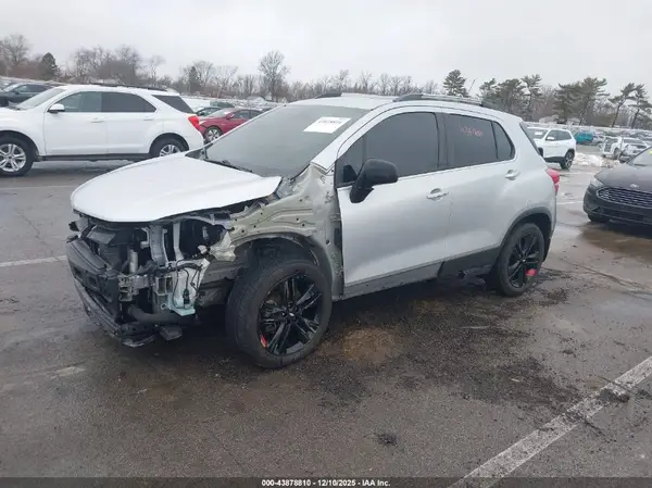 3GNCJLSB0JL216016 2018 CHEVROLET TRAX - Image 2