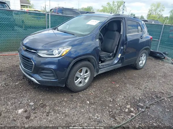 3GNCJLSB0JL228988 2018 CHEVROLET TRAX - Image 2