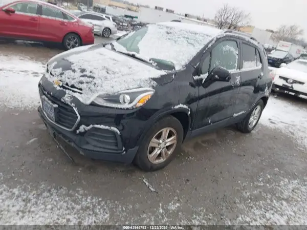 3GNCJLSB0JL307559 2018 CHEVROLET TRAX - Image 2