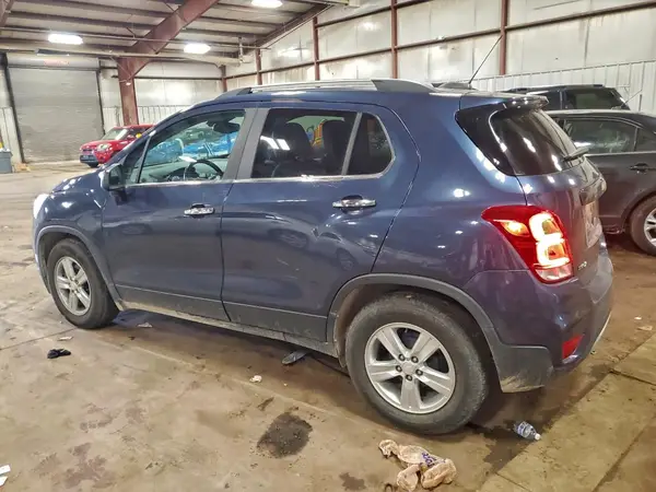 3GNCJLSB0JL327956 2018 CHEVROLET TRAX - Image 2