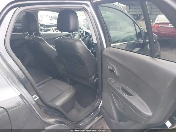 3GNCJLSB0JL329786 2018 CHEVROLET TRAX - Image 8