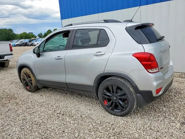 3GNCJLSB0JL350718 2018 CHEVROLET TRAX - Image 2