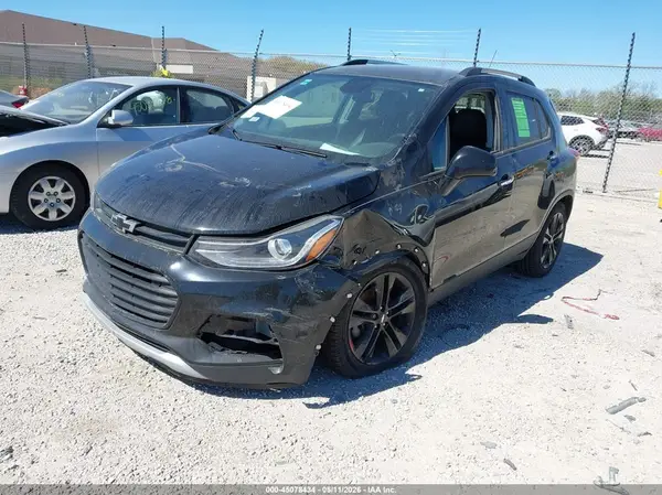 3GNCJLSB0JL360665 2018 CHEVROLET TRAX - Image 2