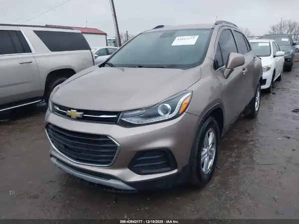 3GNCJLSB0JL372430 2018 CHEVROLET TRAX - Image 2