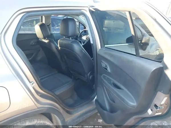 3GNCJLSB0JL372430 2018 CHEVROLET TRAX - Image 8