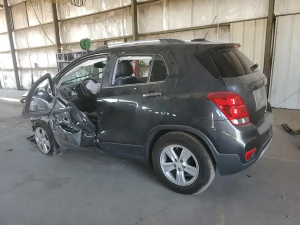 3GNCJLSB0JL379748 2018 CHEVROLET TRAX - Image 2