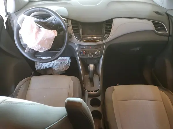 3GNCJLSB0JL379748 2018 CHEVROLET TRAX - Image 8