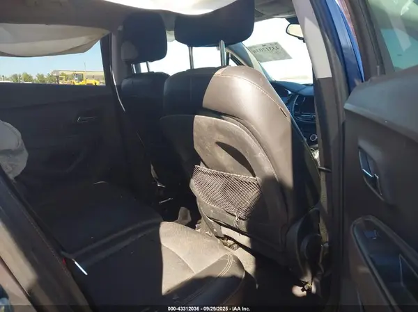 3GNCJLSB0JL404230 2018 CHEVROLET TRAX - Image 8