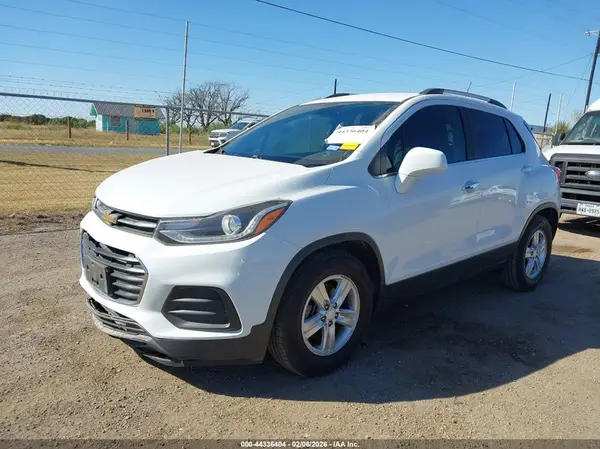 3GNCJLSB0JL418130 2018 CHEVROLET TRAX - Image 2