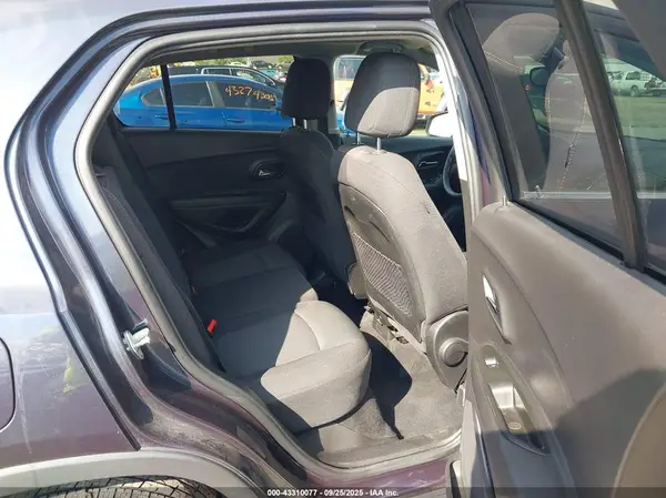 3GNCJLSB0KL123899 2019 CHEVROLET TRAX - Image 8