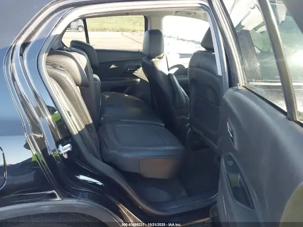 3GNCJLSB0KL133297 2019 CHEVROLET TRAX - Image 8