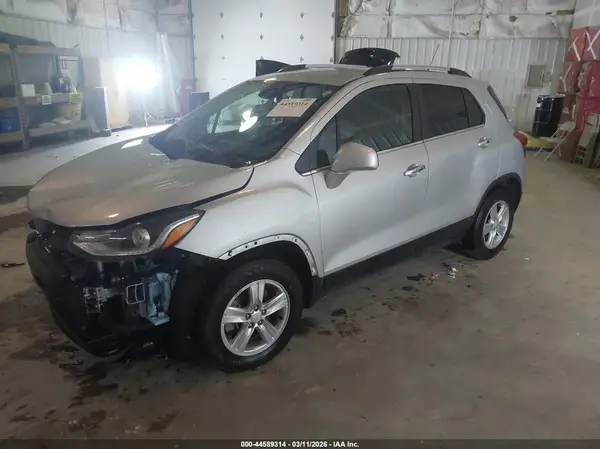 3GNCJLSB0KL145756 2019 CHEVROLET TRAX - Image 2