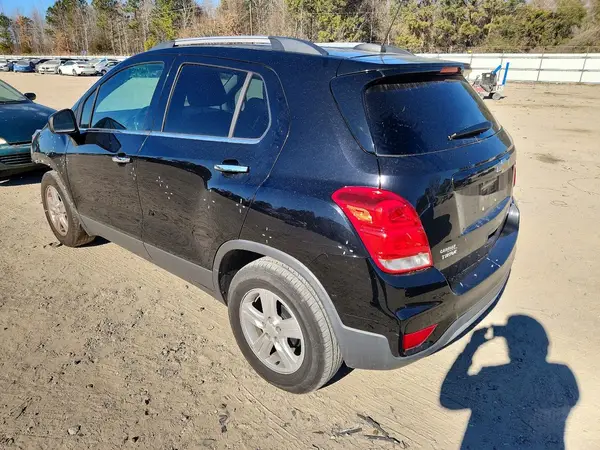 3GNCJLSB0KL216860 2019 CHEVROLET TRAX - Image 2