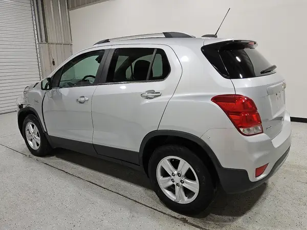 3GNCJLSB0KL223923 2019 CHEVROLET TRAX - Image 2