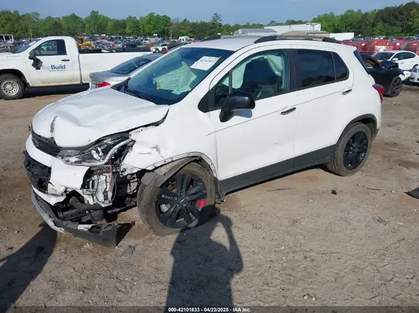 3GNCJLSB0KL233562 2019 CHEVROLET TRAX - Image 2