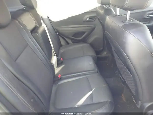 3GNCJLSB0KL233562 2019 CHEVROLET TRAX - Image 8