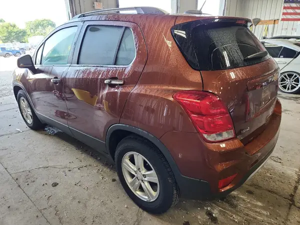 3GNCJLSB0KL238213 2019 CHEVROLET TRAX - Image 2