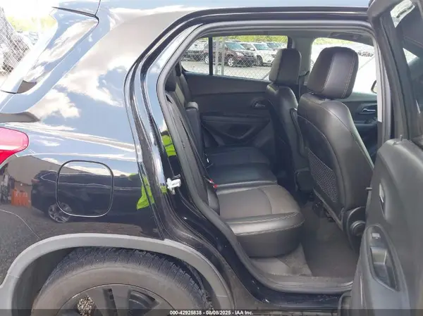 3GNCJLSB0KL243413 2019 CHEVROLET TRAX - Image 8