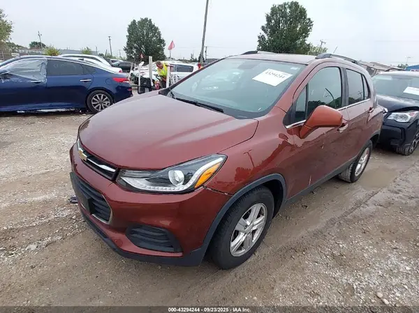 3GNCJLSB0KL243704 2019 CHEVROLET TRAX - Image 2