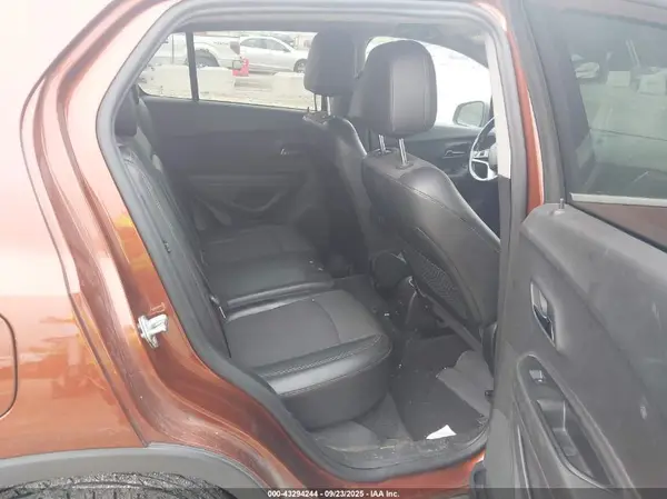 3GNCJLSB0KL243704 2019 CHEVROLET TRAX - Image 8