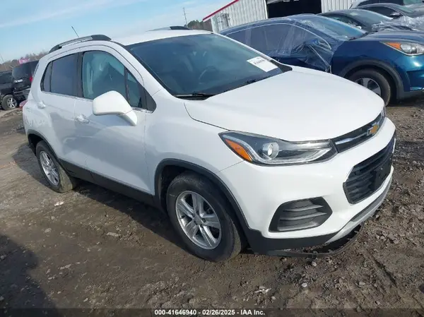 3GNCJLSB0KL252662 2019 CHEVROLET TRAX - Image 1