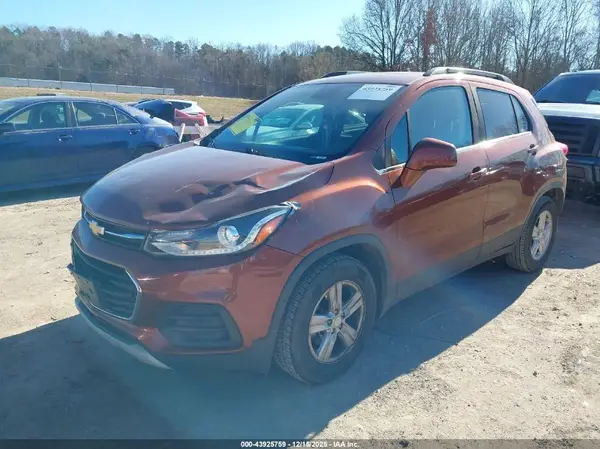 3GNCJLSB0KL272099 2019 CHEVROLET TRAX - Image 2