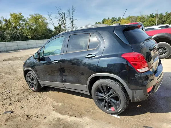 3GNCJLSB0KL277738 2019 CHEVROLET TRAX - Image 2
