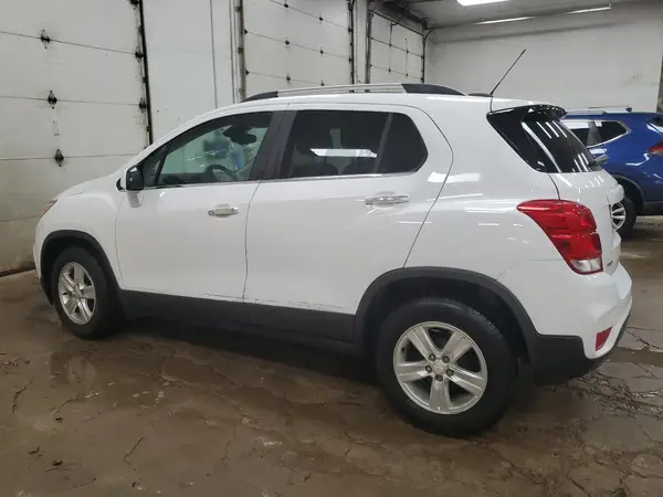 3GNCJLSB0KL297200 2019 CHEVROLET TRAX - Image 2
