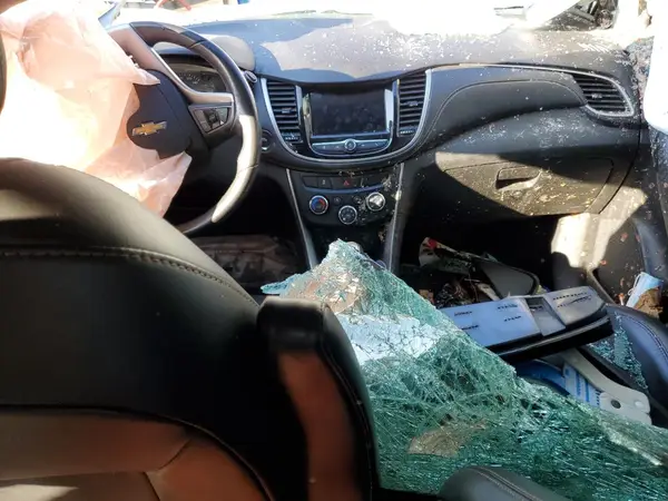 3GNCJLSB0KL304047 2019 CHEVROLET TRAX - Image 8